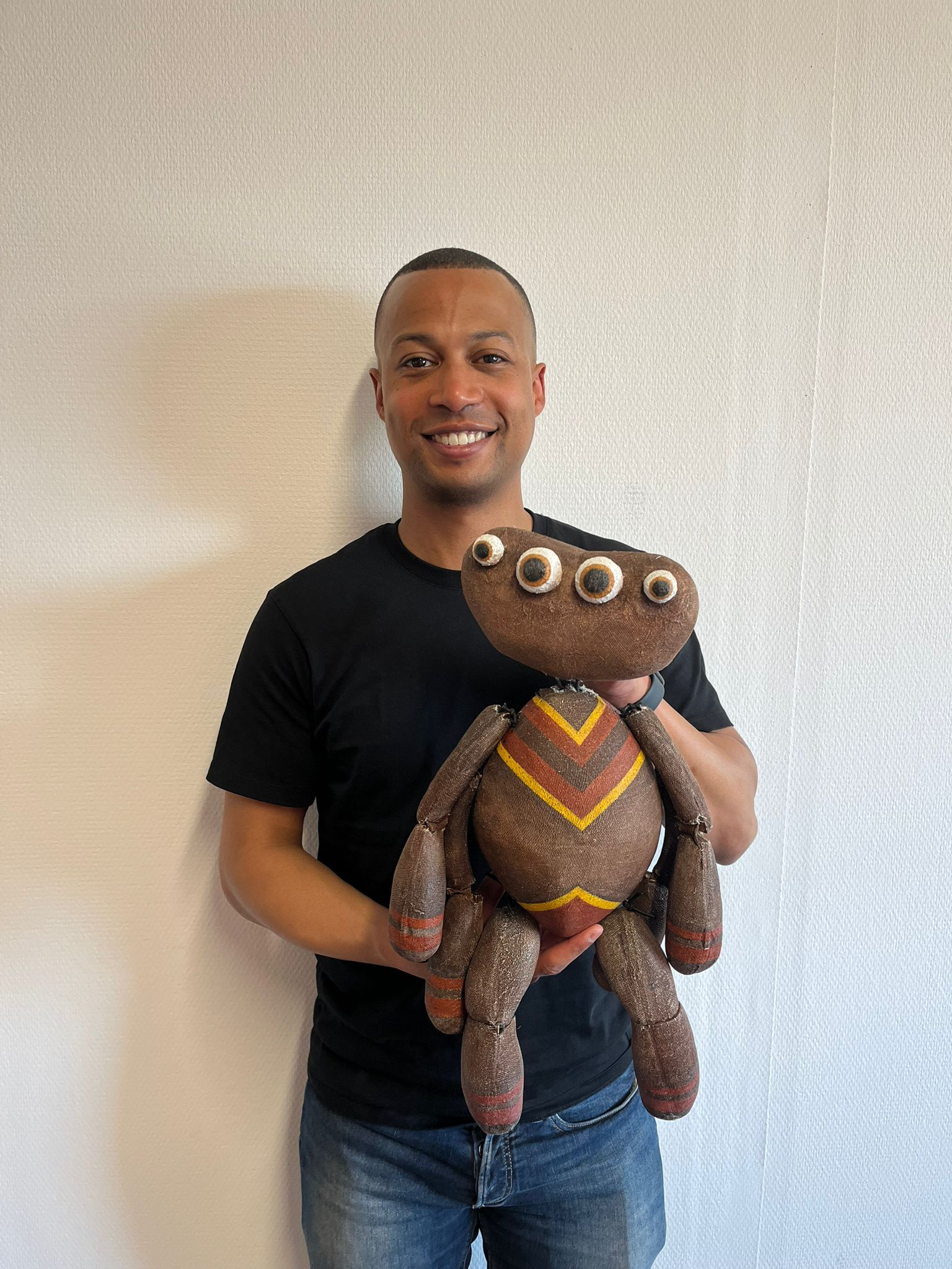 Anansi De Spin Viert Feest Anansi Kevin Wekker