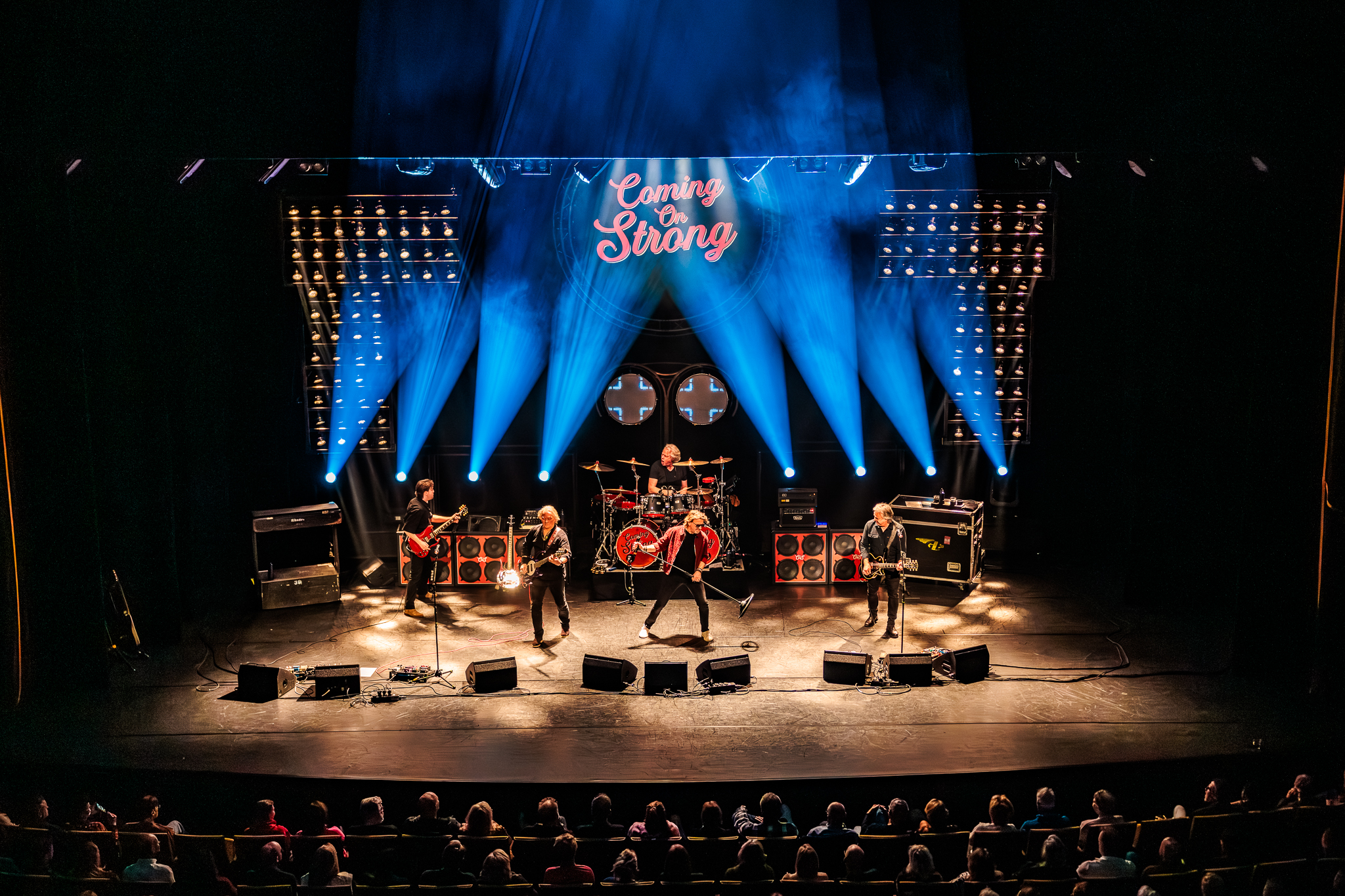 Coming On Strong Onze Earring Foto Door Larissa Derks SCENEFOTO 05