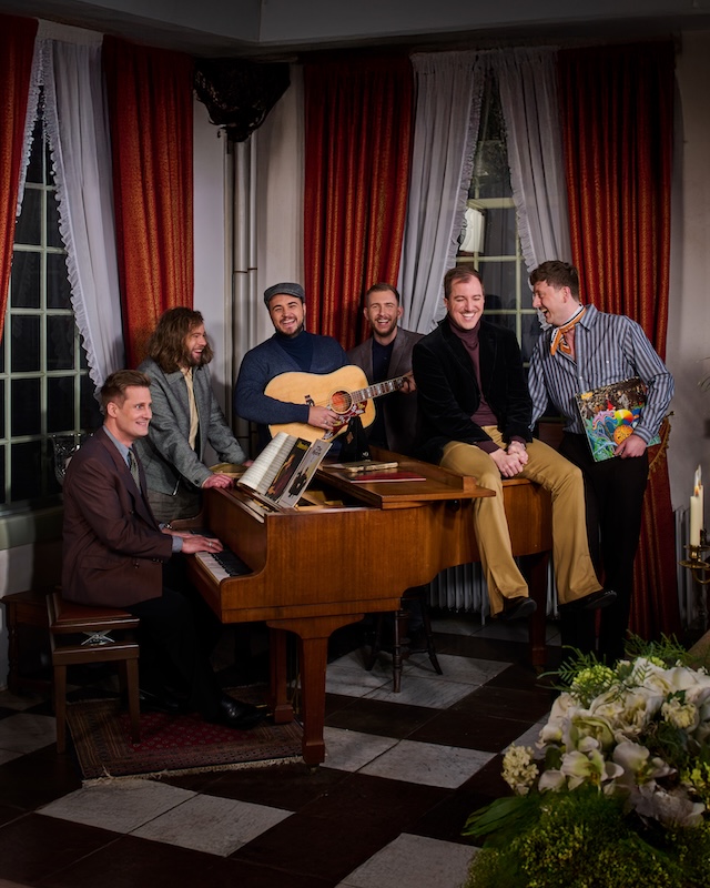Bee Gees By Maincourse Family, Fame & Tragedy Staand (C) Nico Kroon Kopie
