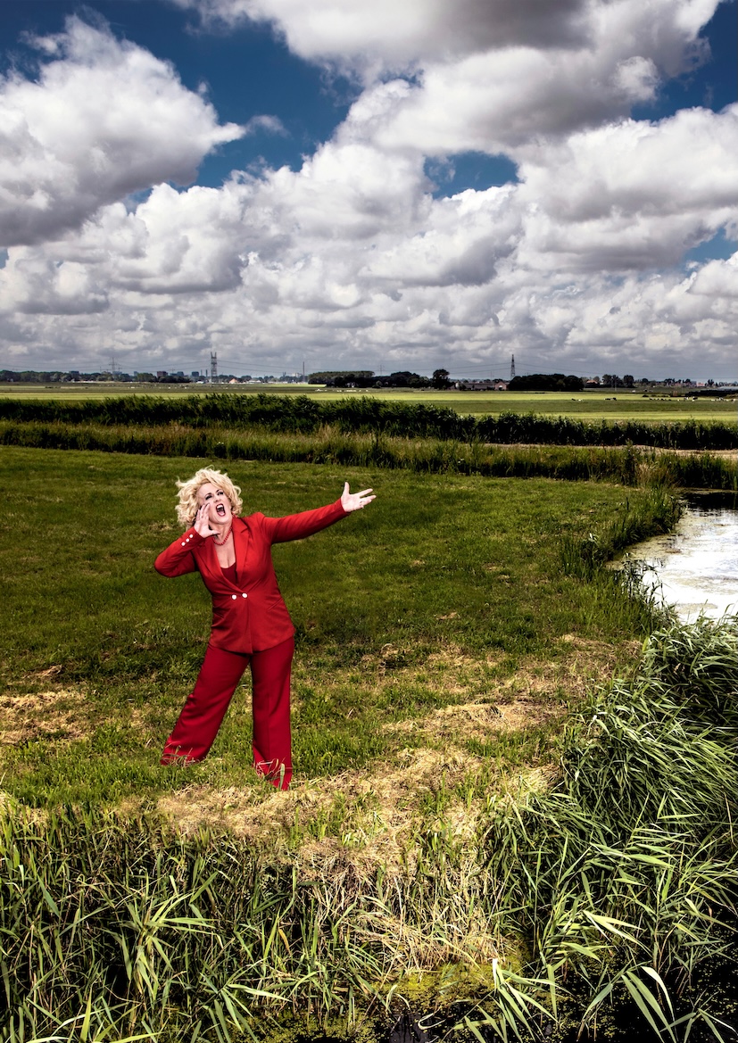 Karin Bloemen Renaissance 2.0 Fotograaf Jacqueline De Haas Staand Kopie