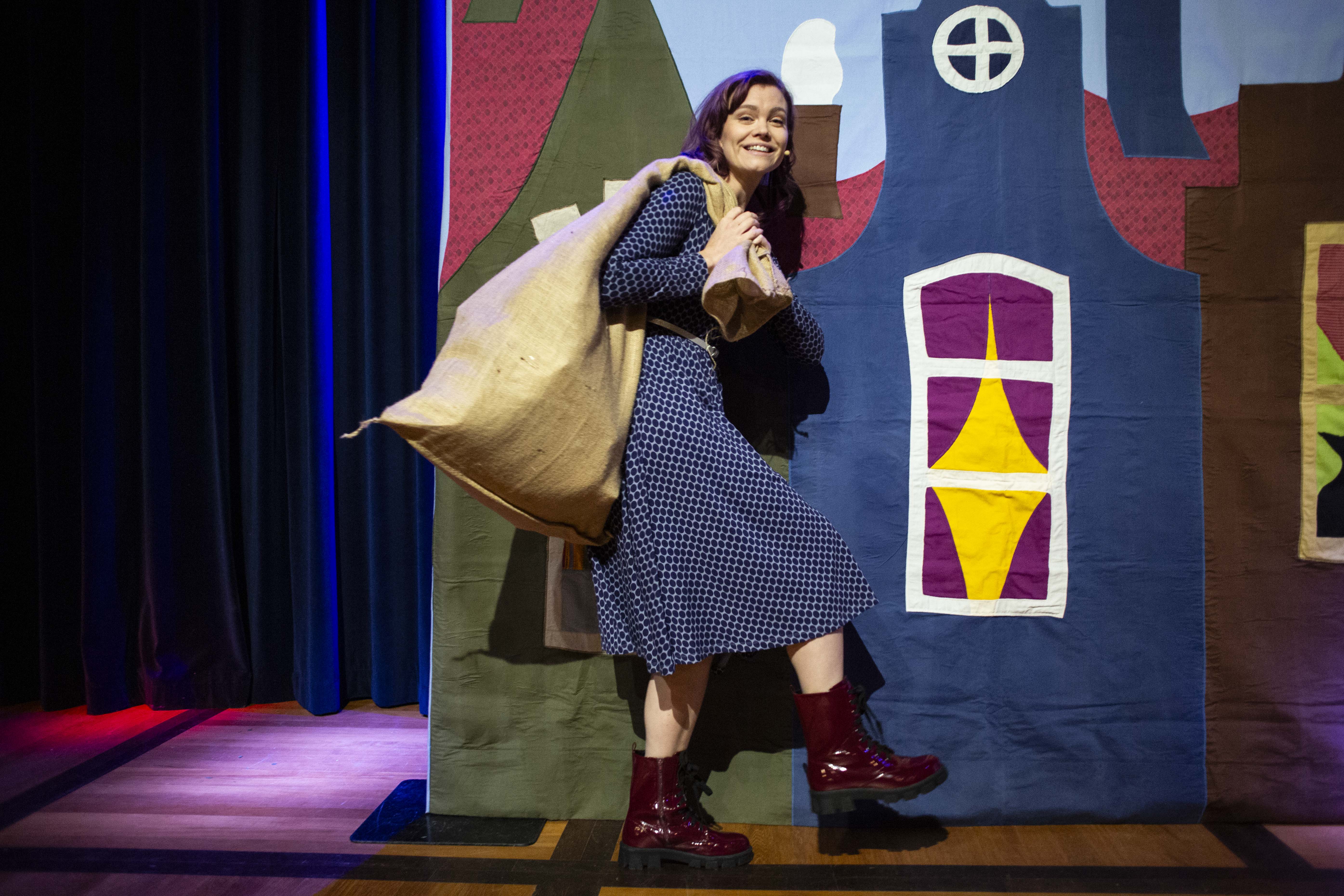 Zachtjes Gaan De Paardenvoetjes Kleine Zaal © Elodie Vreeburg 1