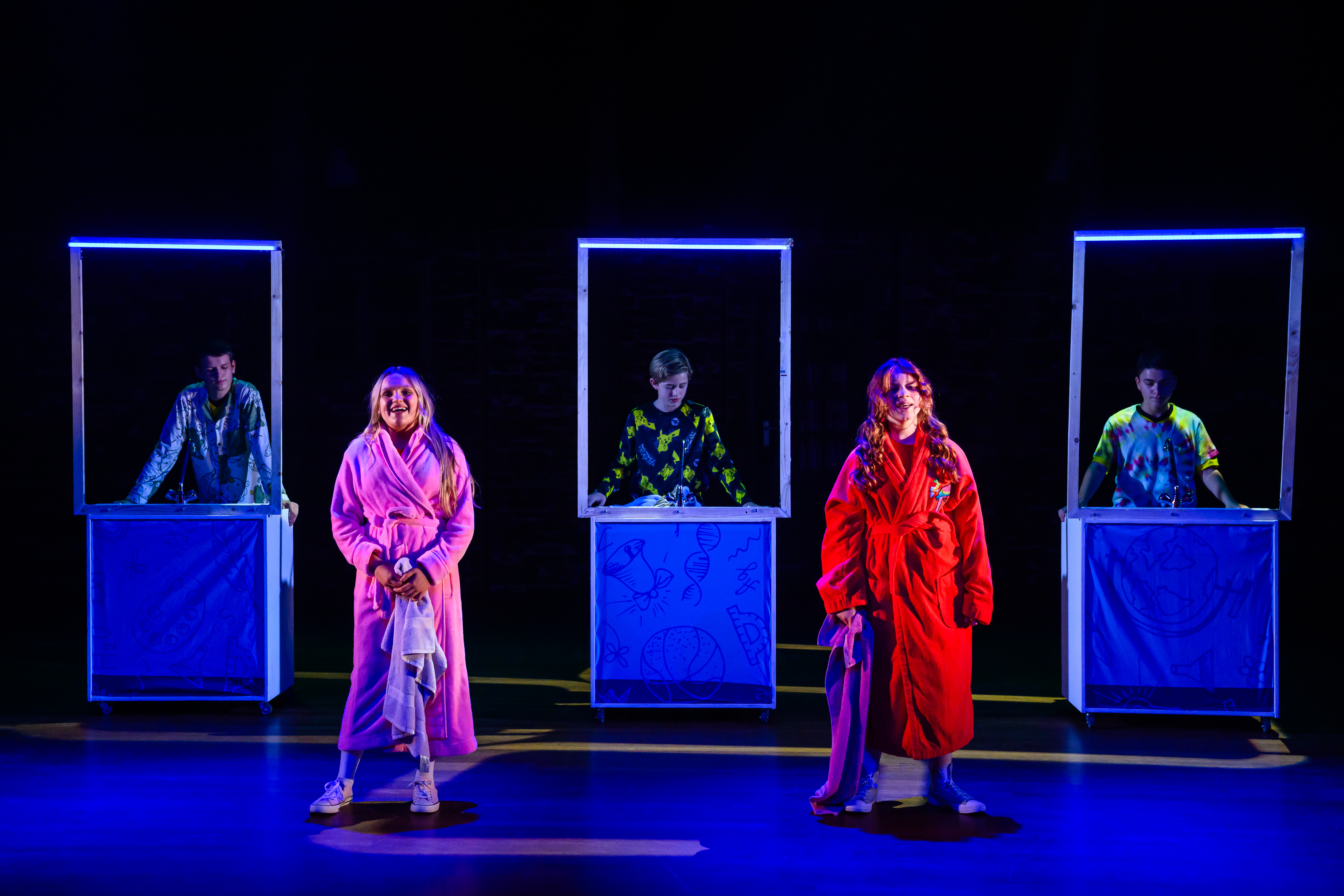 Bazarmedia Deeindmusical Scenes 061225 334 Edit Internet