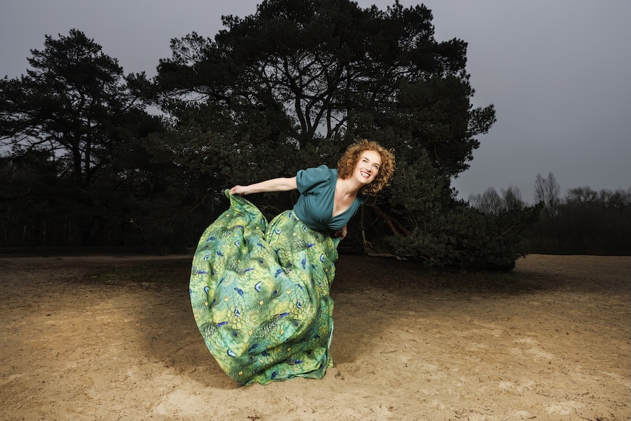 Nathalie Baartman Deer Foto Femke Teussink (Liggend)