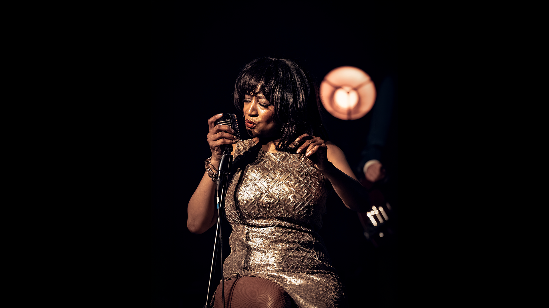 This Is TINA! A Tribute To Tina Turner Liggend Fotocredits Jos Bruistens